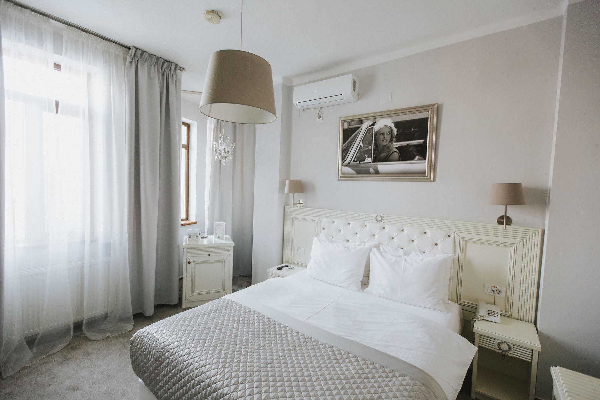 Hotel Cornelia